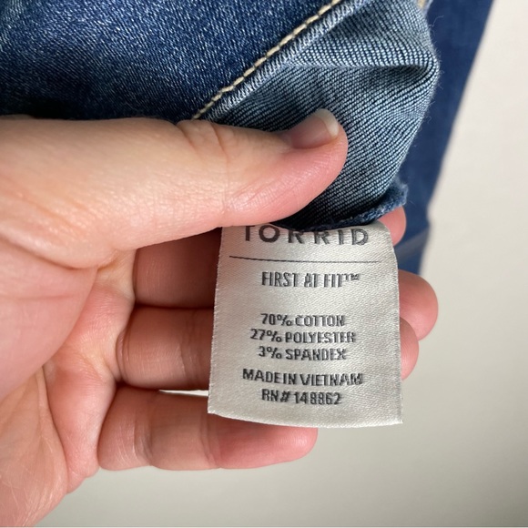 ❌SOLD Torrid Denim Crop Collarless Jacket 2X NWT 12726818 - Picture 11 of 13